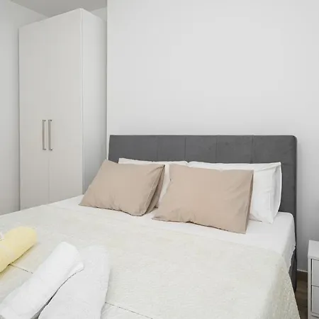 Nice In With Wifi And 2 Bedrooms Murter